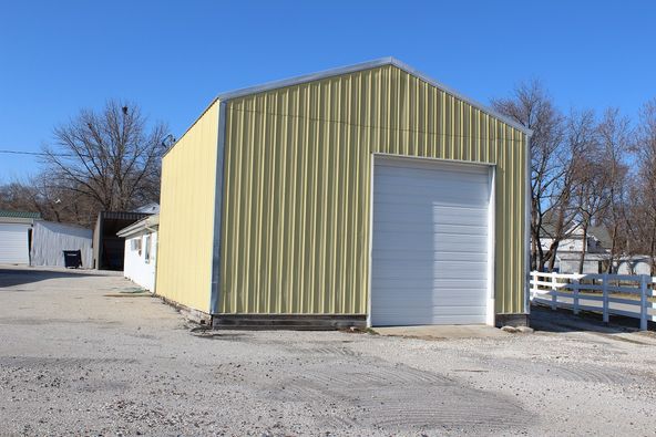 118 N Monroe St, Brookfield, MO 64628